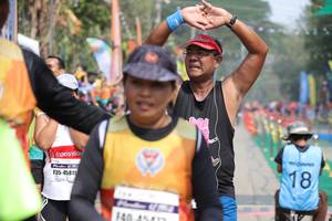 BIB: 45811
                            <button type="button" onclick="openModal(8240862)" class="btn btn-primary btn-sm float-right btn-popup" data-toggle="modal" data-target=".modal-high-quality">
                        <i class="fas fa-shopping-cart"></i> Add to Cart
                    </button>
                                            <button type="button" onclick="isThisMe(8240862, true)" class="btn btn-success btn-sm float-right btn-popup btn-isme hidden" data-toggle="tooltip" data-placement="bottom" title="นี่คือรูปของคุณใช่ไหม คลิกที่นี่เพื่อเอาเข้าอัลบั้ม">
                        <i class="fas fa-plus"></i> Add to album
                    </button>
                    <button type="button" onclick="isThisMe(8240862, false)" class="btn btn-warning btn-sm float-right btn-popup btn-isnotme hidden">
                        <i class="fas fa-ban"></i> Remove from album
                    </button>